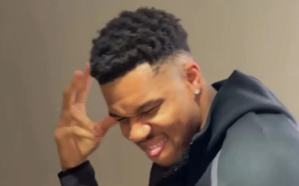 Γιάννης Αντετοκούνμπο: Έδωσε ρέστα χορεύοντας και τραγουδώντας Μάικλ Τζάκσον