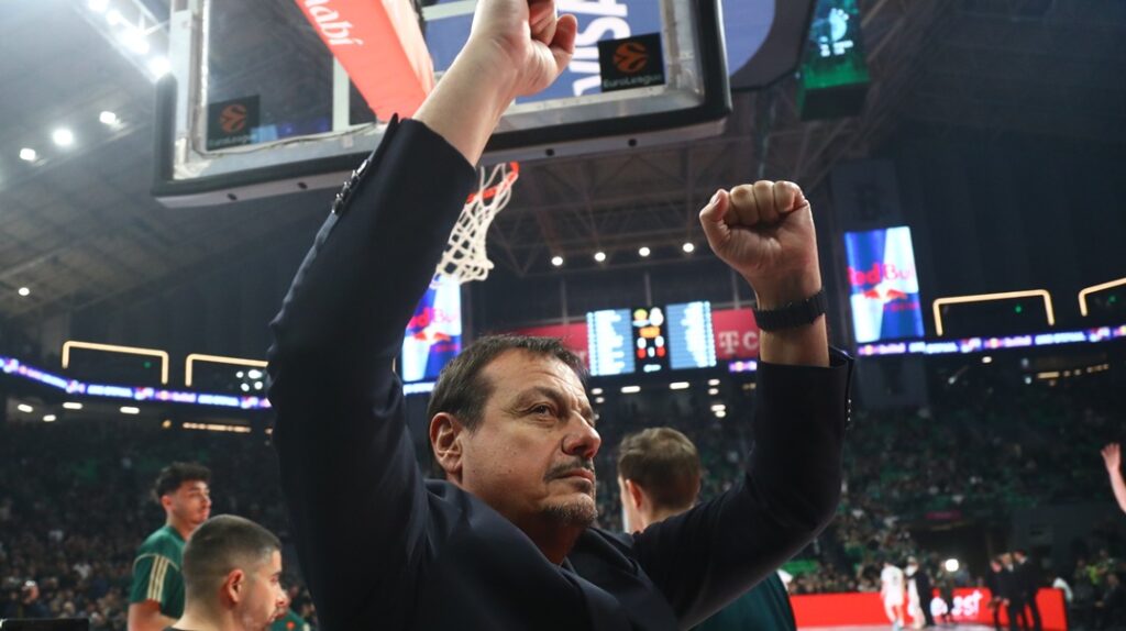 Αποθέωση για Αταμάν πριν το Παναθηναϊκός-Ρεάλ: Απάντησε με υψωμένες τις γροθιές