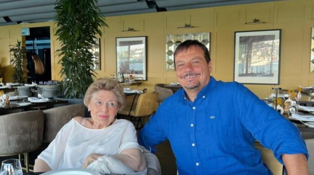 Το συγκινητικό μήνυμα του Εργκίν Αταμάν για τον θάνατο της μητέρας του – «Ήταν η μεγαλύτερη υποστηρίκτριά μου»