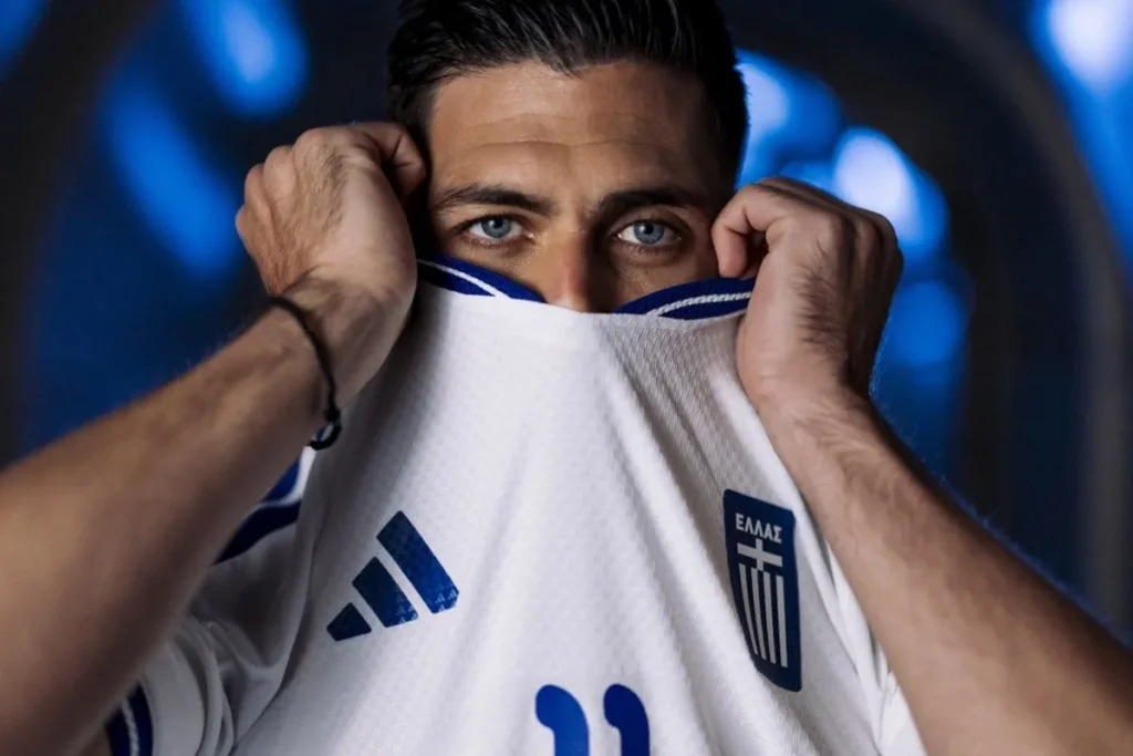 Εθνική Ελλάδας: Αυτή είναι η νέα εντυπωσιακή φανέλα της γαλανόλευκης