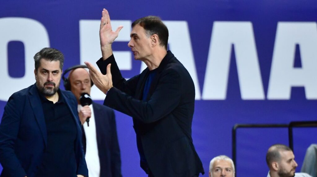 Μπαρτζώκας: «Ελπίζω να έχουμε τουλάχιστον δύο σέντερ στον τελικό»