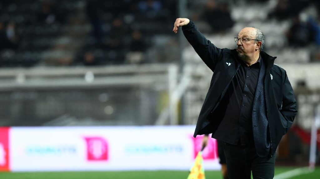 Μπενίτεθ: «Για 70 λεπτά ήμασταν μέσα στο παιχνίδι, ήμασταν ανταγωνιστικοί»