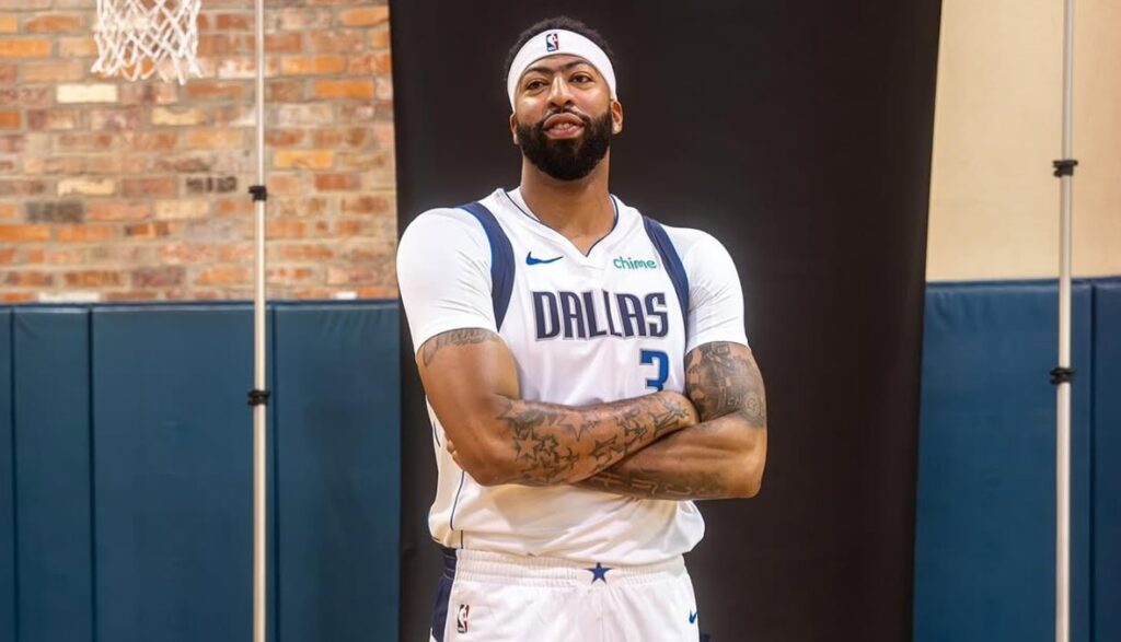 Μάβερικς: Αντάλλαξαν τον Άντονι Ντέιβις μαζί με τρεις ακόμη παίκτες