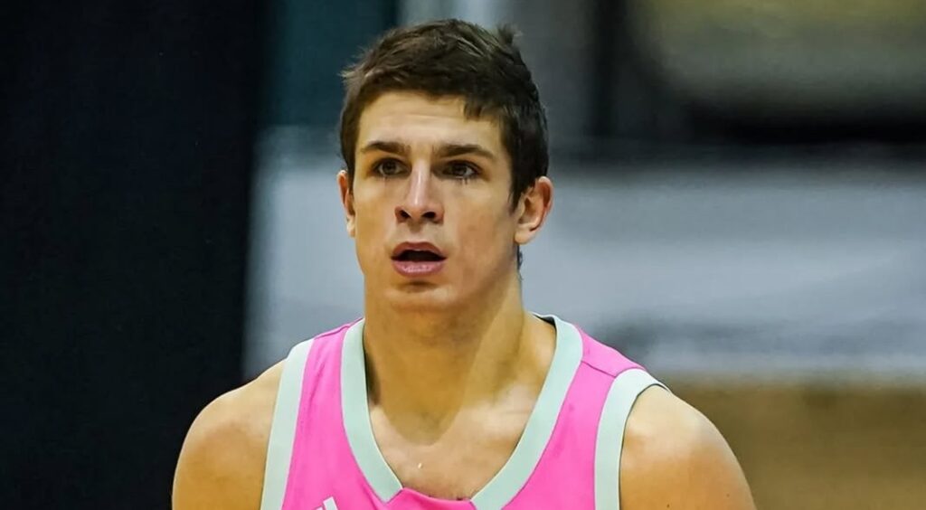 Ερυθρός Αστέρας: Κινείται για τον Νίκολα Τζούρισιτς