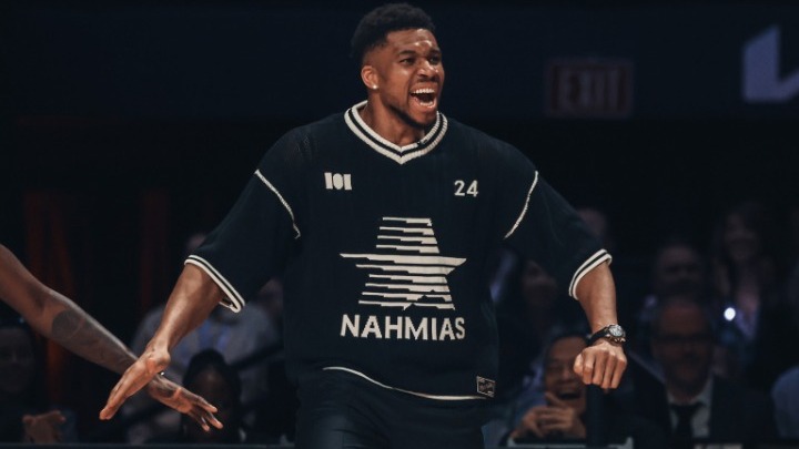 Γιάννης Αντετοκούνμπο και ως προπονητής – Οδήγησε από τον… πάγκο την ομάδα του στην νίκη, στο All-Star Celebrity Game 2026