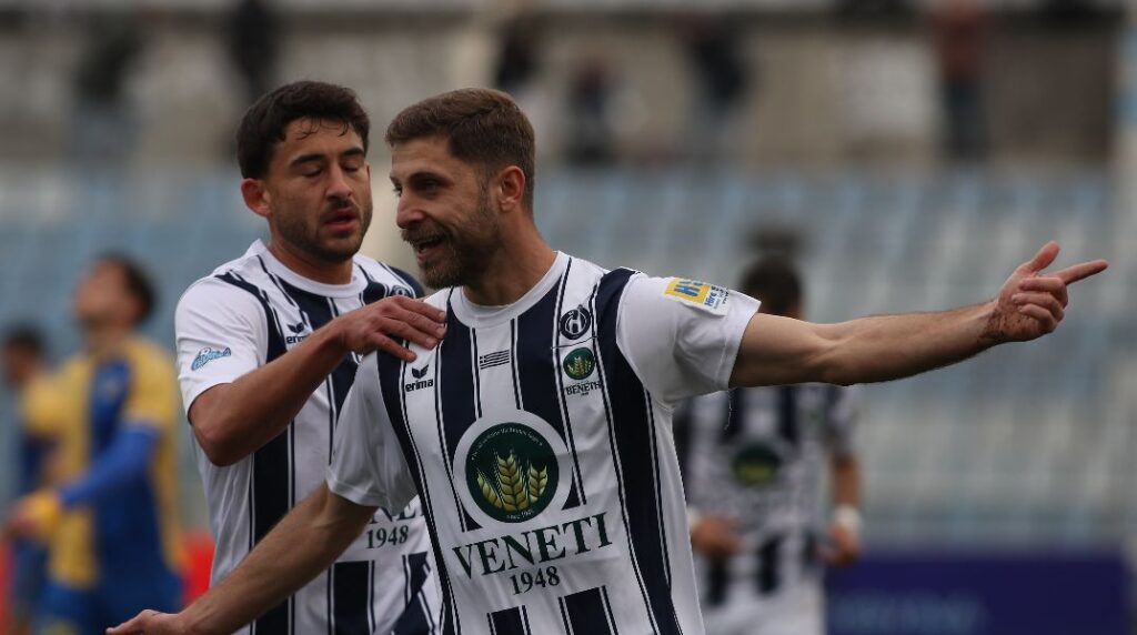 Φουλ για άνοδο στην Super League ο Ηρακλής μετά το «διπλό» στον Βόλο