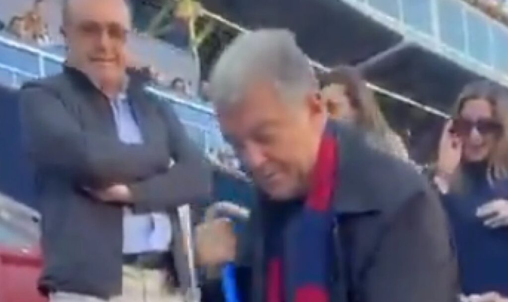 Λαπόρτα: Έπιασε τις σφουγγαρίστρες στο Καμπ Νου κι έγινε viral