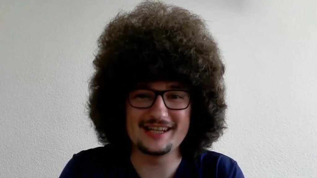 Μάντσεστερ Γιουνάιτεντ: Ο viral oπαδός της «σπάει» τη σιωπή του κι ετοιμάζεται να κουρευτεί μετά από 500 ημέρες!