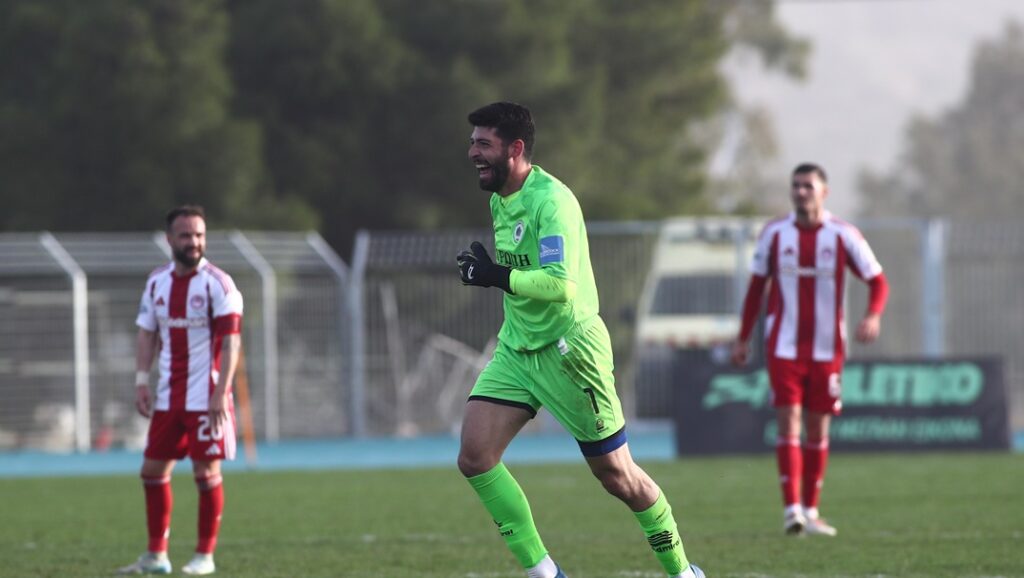 Μαρκό-Ολυμπιακός: Nτύθηκε… Τρούμπιν ο Θεοδωράκης – Buzzer Beater από τον τερματοφύλακα που είχε περάσει ως αλλαγή (vid)