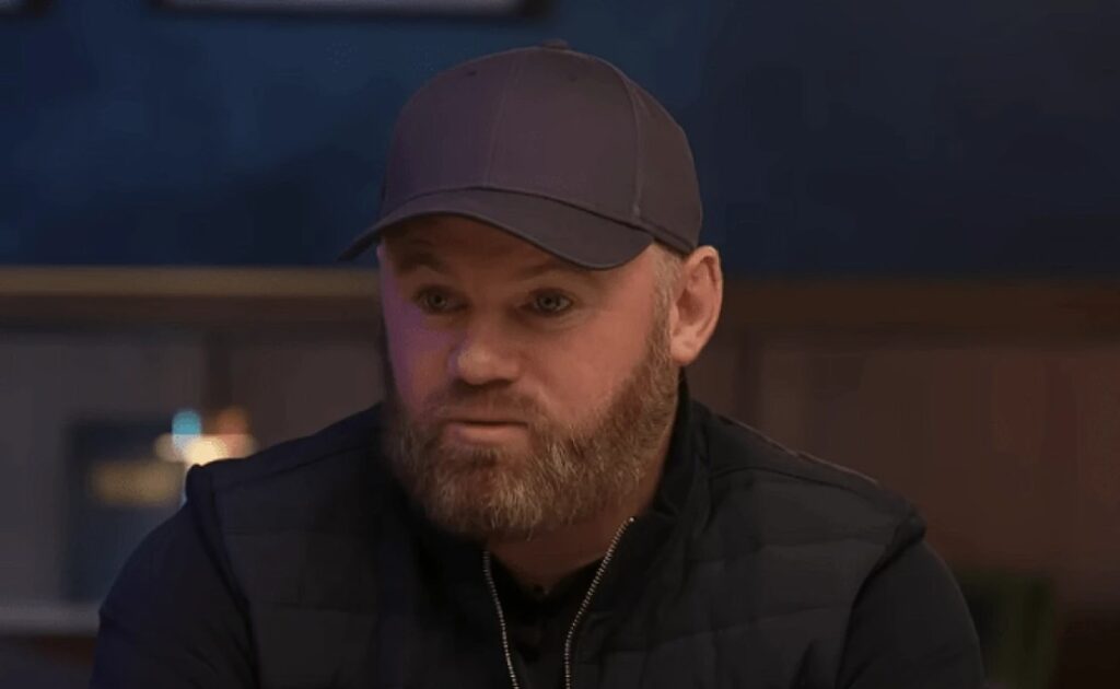 Ρούνεϊ για οπαδό που αρνείται να κουρευτεί: «Θα τον έστελνα στην άλλη άκρη της χώρας, με τρελαίνει»