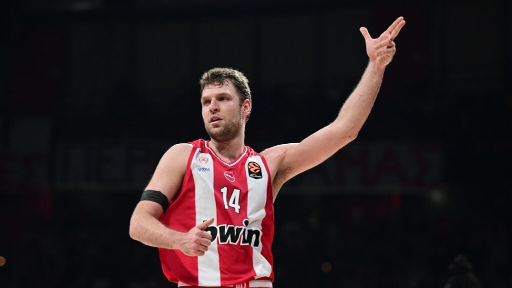 Ολυμπιακός-Ερυθρός Αστέρας 92-86: Αγχωτικό…τρίποντο πάρτι με όργια Βεζένκοφ