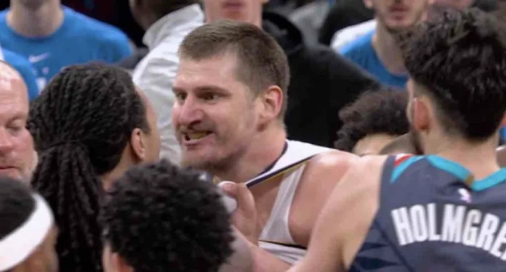 Έξαλλος ο Γιόκιτς: «Πιάστηκε στα χέρια» με τον Ντορτ και σύρραξη στο Θάντερ – Νάγκετς (+vid)