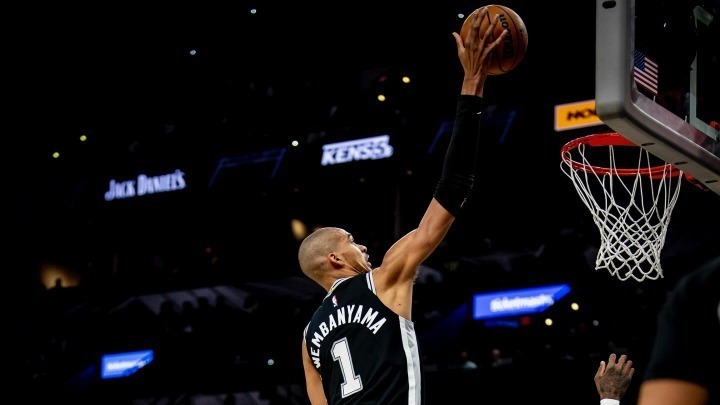 Δεν τον σταματάει κανείς  – Μυθικός Γουεμπανιάμα 40 πόντων, διέλυσε τους Λέικερς