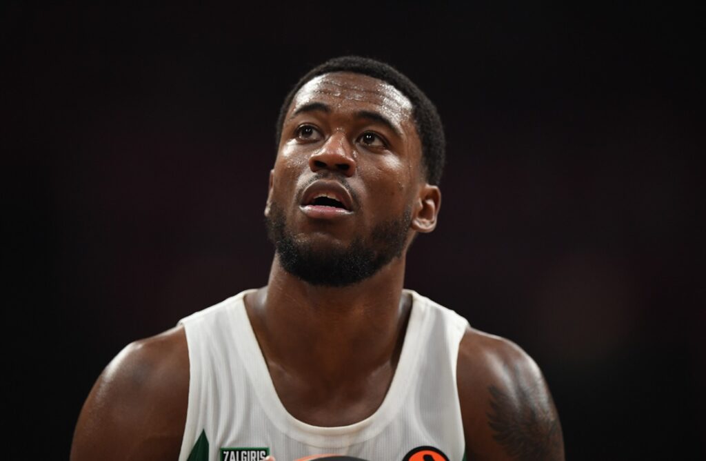 Δημοσίευμα της Mundo Deportivo – Ολοένα και πιο κοντά στην Μπαρτσελόνα ο Μόουζες Ράιτ