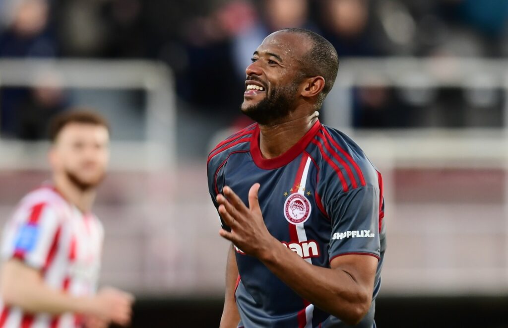 Πανσερραϊκός-Ολυμπιακός 1-2: Απόδραση από τις Σέρρες με «μαέστρο» Ελ Κααμπί