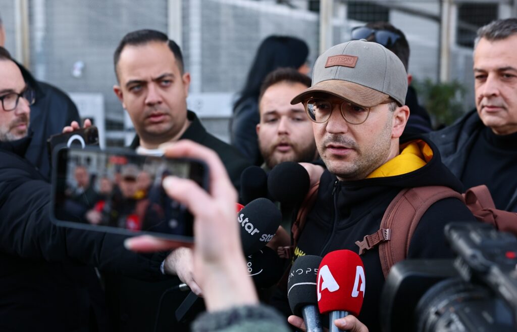 Αρχηγός της αποστολής του Άρη: «Ζήσαμε ανησυχητικές στιγμές, ακούγαμε εκρήξεις»