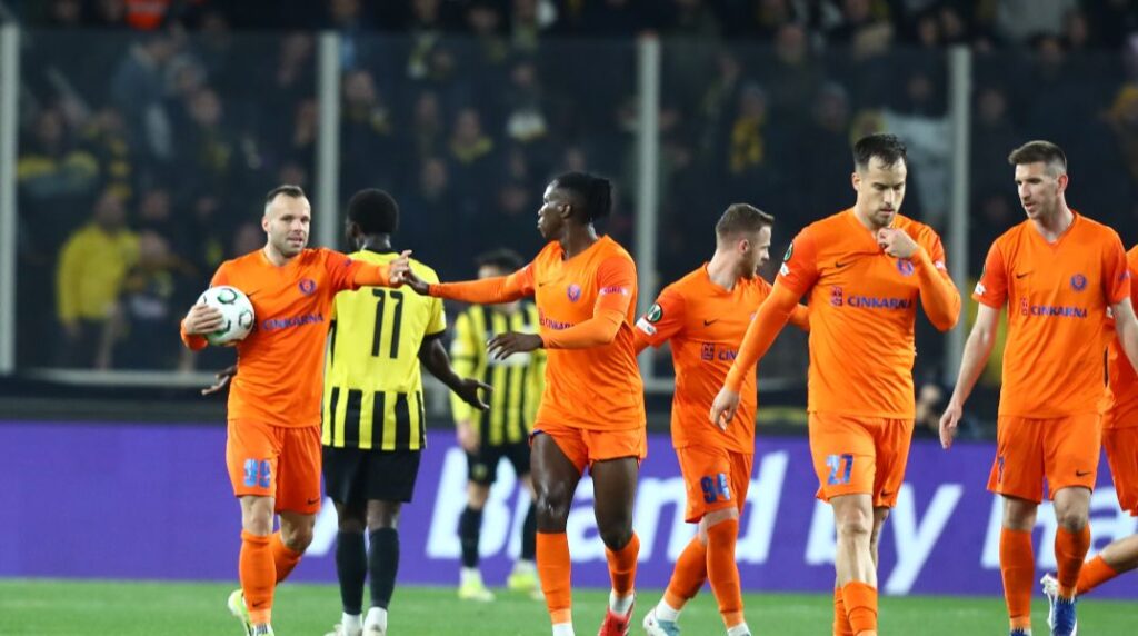 Καμπανάκια… στην Allwyn Arena – Η Τσέλιε προηγείται με 2-0 στο ημίχρονο της ΑΕΚ (vid)