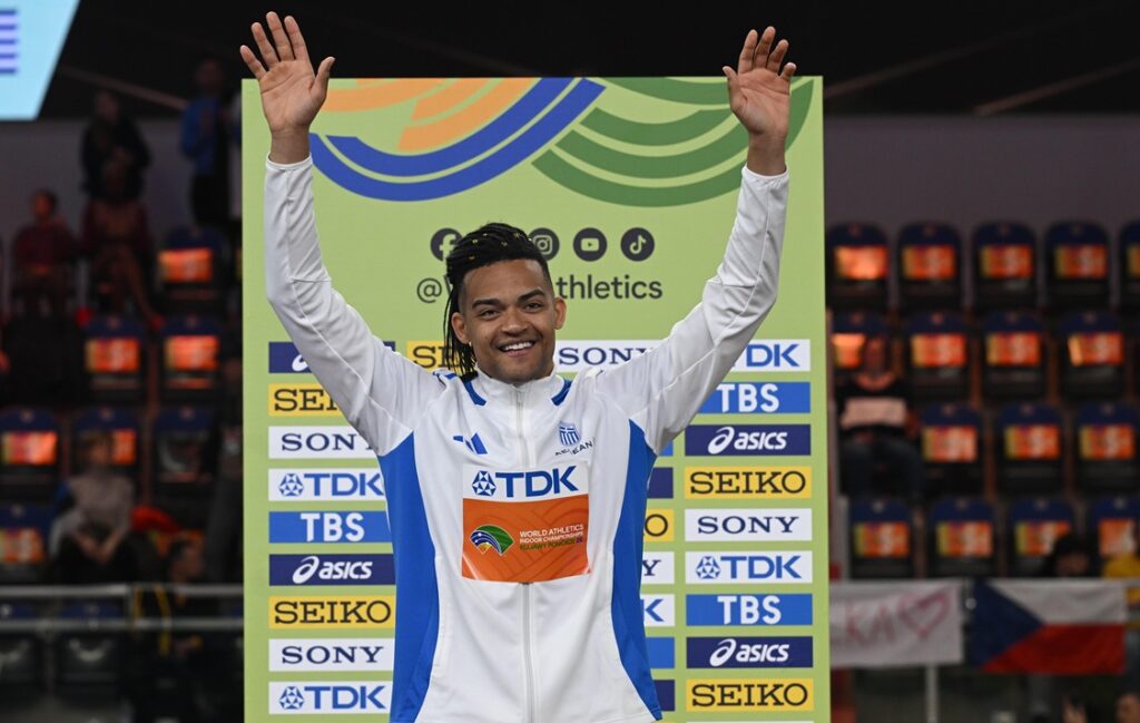 Καραλής στην ΕΡΤ: «Ζω το όνειρό μου, ταβάνι δεν υπάρχει»