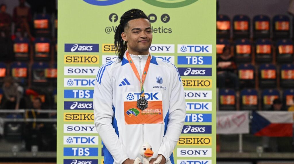 Εμμανουήλ Καραλής: Η απονομή του αργυρού μεταλλίου (vid)