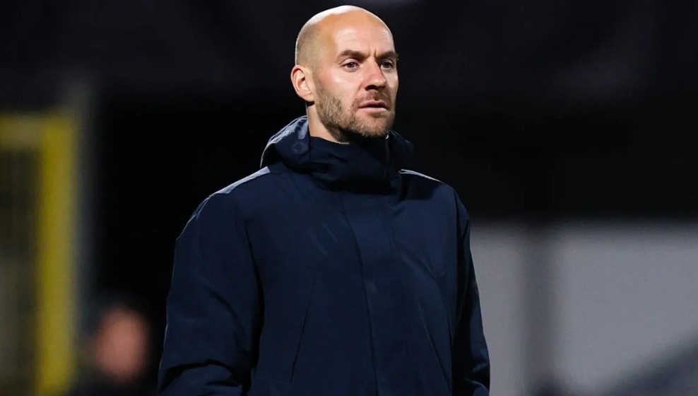 Τσέλιε: Απέλυσε τον προπονητή της μετά τη βαριά ήττα από την ΑΕΚ