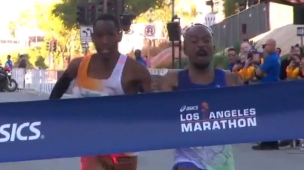 Σε διαφορά 0.01” κρίθηκε η νίκη στον μαραθώνιο του Λος Άντζελες (vid)