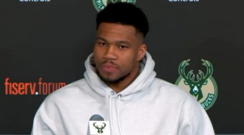 Αντετοκούνμπο: «Προσπαθώ να μην παίρνω τίποτα δεδομένο – Προχωρώντας μπροστά πρέπει να είμαι πιο έξυπνος»