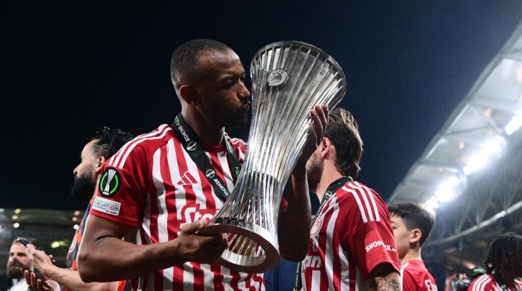 Για πάντα στο λιμάνι του – Ο Ελ Κααμπί ανανέωσε με τον Ολυμπιακό