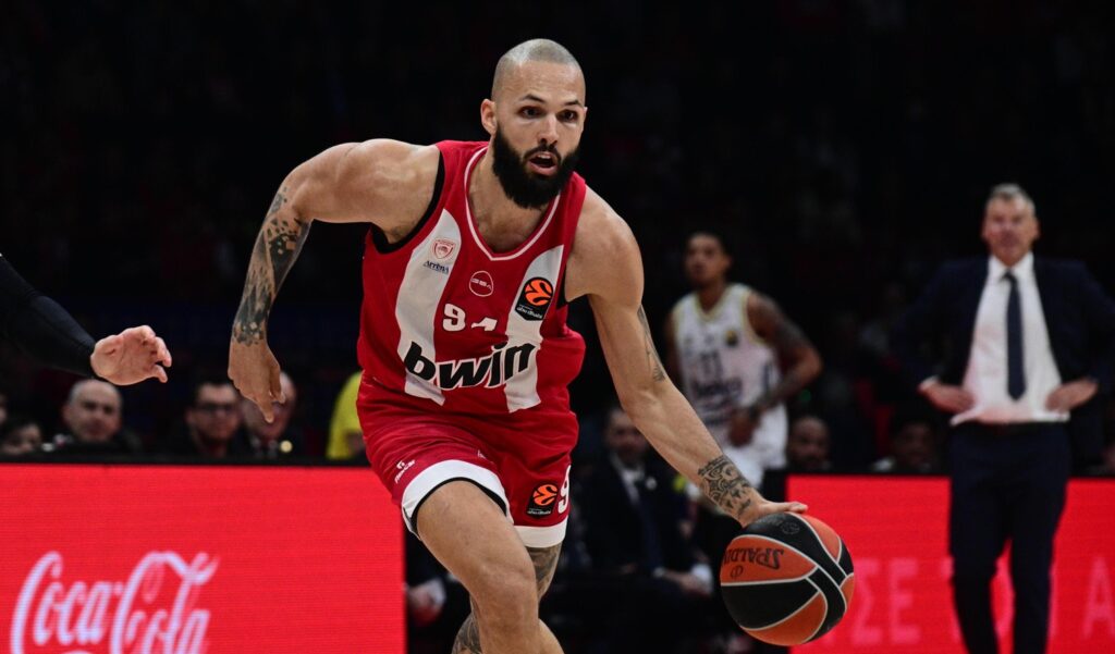 Ολυμπιακός – Φενέρμπαχτσε: Εντυπωσιακό πρώτο ημίχρονο από τον Εβάν Φουρνιέ