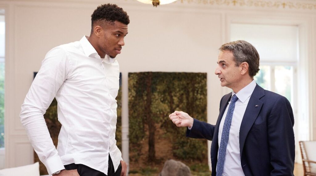 Μητσοτάκης: «Ο Αντετοκούνμπο επελέγη ομόφωνα για το Ευρωπαϊκό Τάγμα της Αξίας»