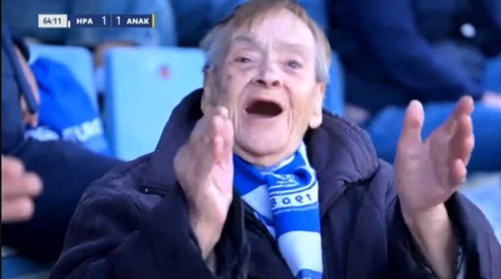 Συγκίνηση στο Καυτανζόγλειο με την κυρία Χάιδω – Δεν γινόταν να λείπει από την ιστορική μέρα του Ηρακλή (vid)