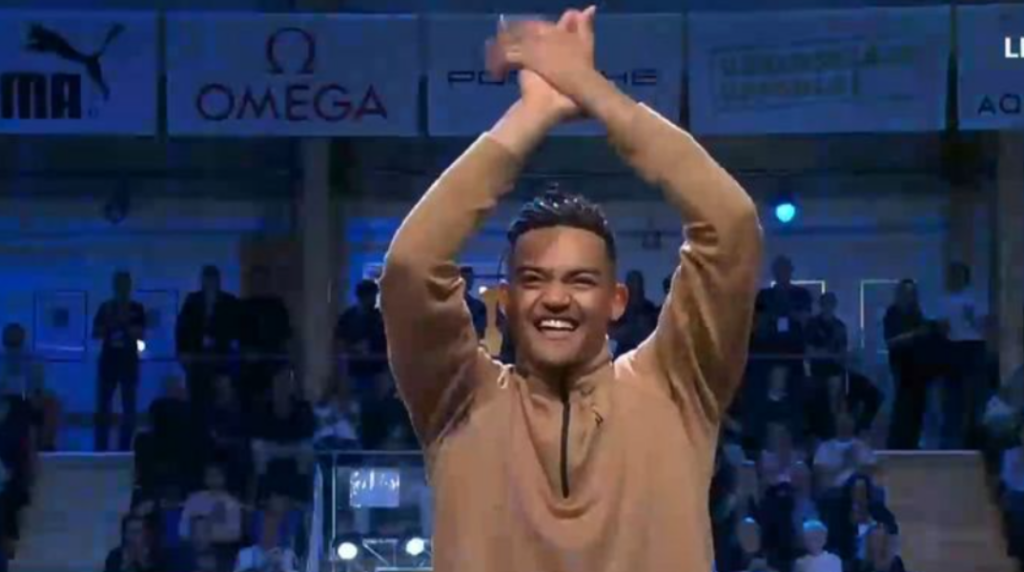 Απίθανoς Καραλής – Με Akyla και «Ferto» η παρουσίαση στο μίτινγκ της Σουηδίας (vid)