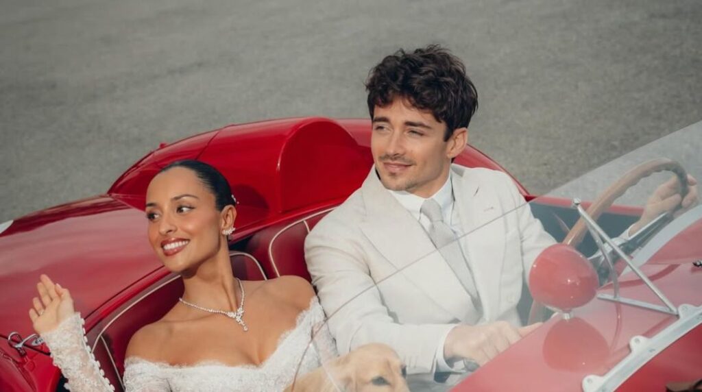 Ο λαμπερός πολιτικός γάμος του Λεκλέρ στο Μονακό – Το ζευγάρι έκανε βόλτα με μια Ferrari Testarossa του 1957!