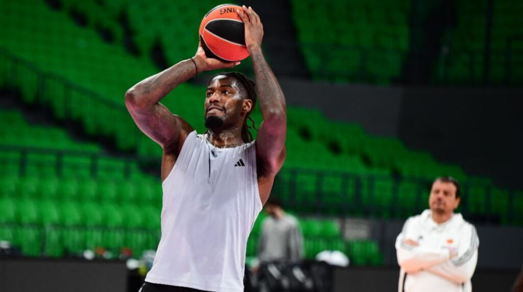 Ο Λεσόρ πάτησε και πάλι παρκέ – Φωτογραφίες από την προπόνηση πριν το ντέρμπι «αιωνίων»