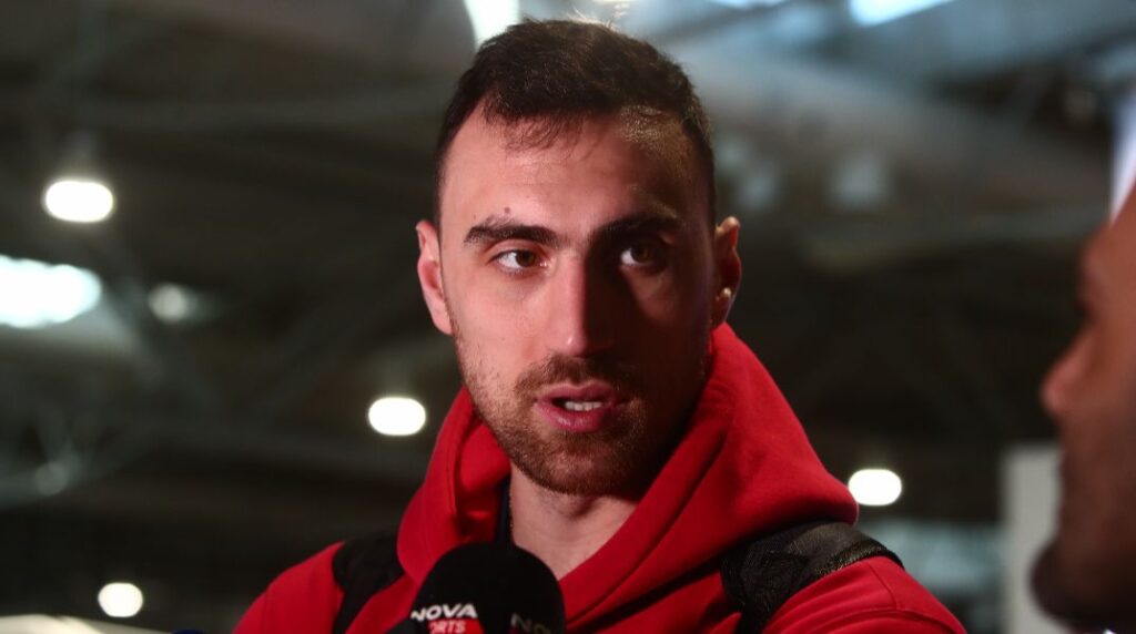 Μιλουτίνοφ: «Πρέπει να συσπειρωθούμε, έρχονται δύσκολες αναμετρήσεις»