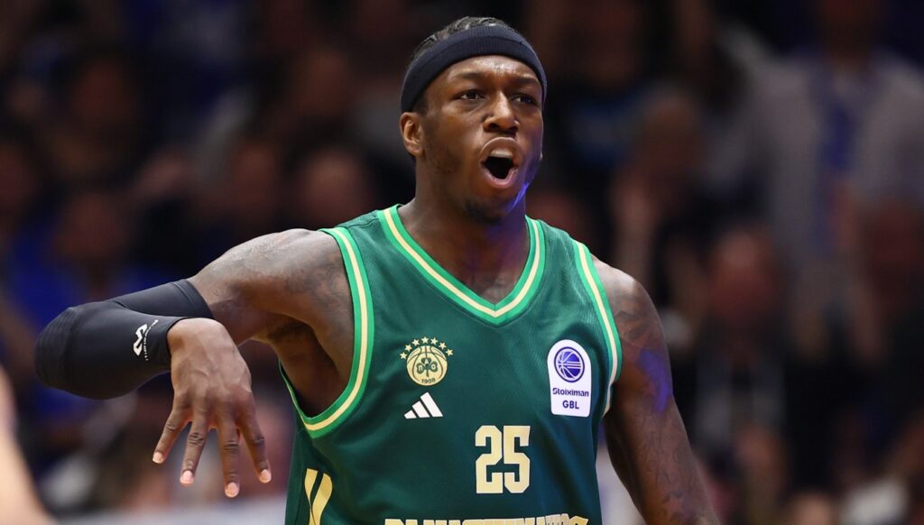 Παναθηναϊκός AKTOR: Με μυϊκό σπασμό στη μέση ο Ναν