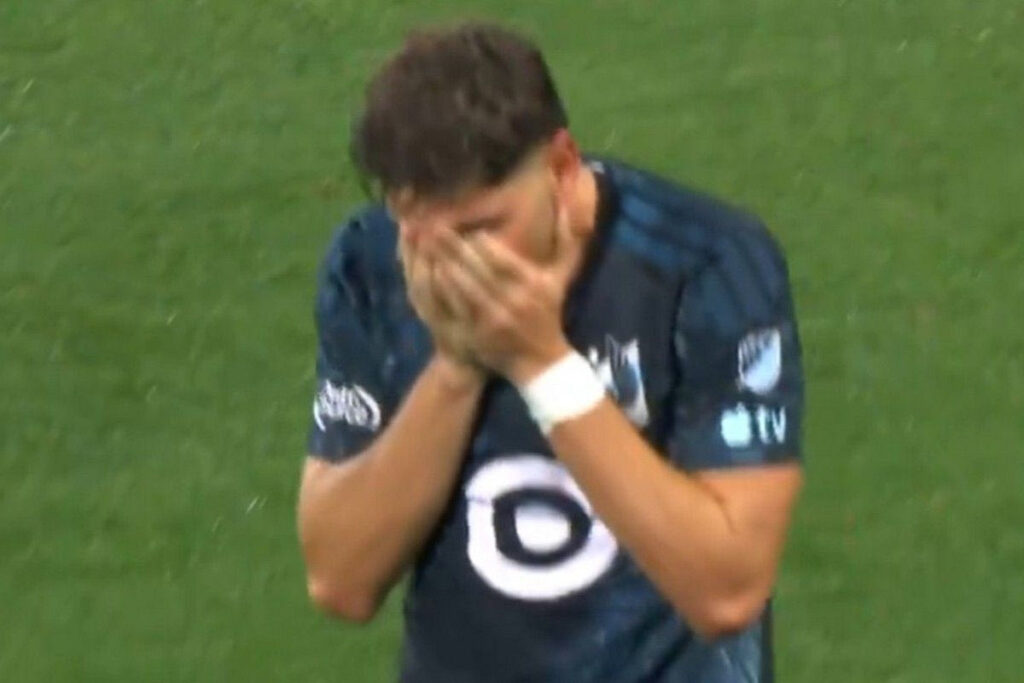 Συγκίνησε ο Νεκτάριος Τριάντης: Ξέσπασε σε κλάματα μετά το απίθανο γκολ του και το αφιέρωσε στη μητέρα του, που έφυγε πρόσφατα από τη ζωή