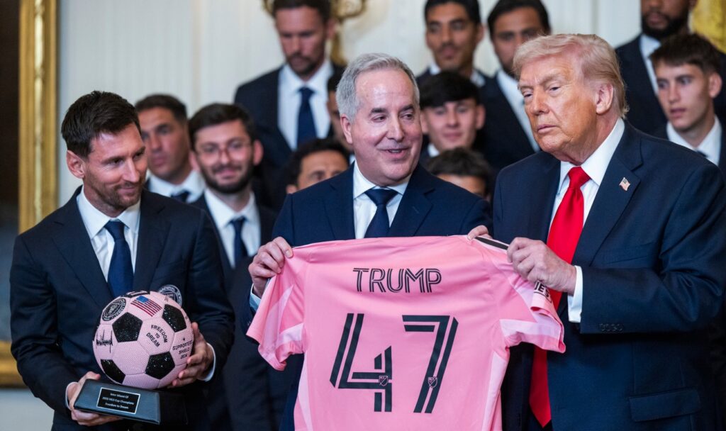Ο Τραμπ υποδέχθηκε τον Λιονέλ Μέσι και την Ίντερ Μαϊάμι στον Λευκό Οίκο