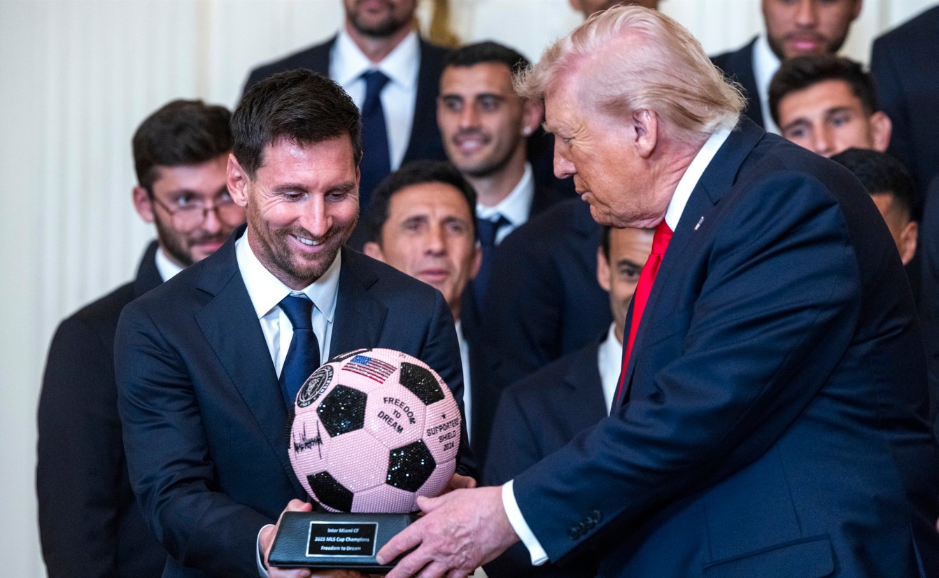 Ο Τραμπ υποδέχθηκε τον Λιονέλ Μέσι και την Ίντερ Μαϊάμι στον Λευκό Οίκο