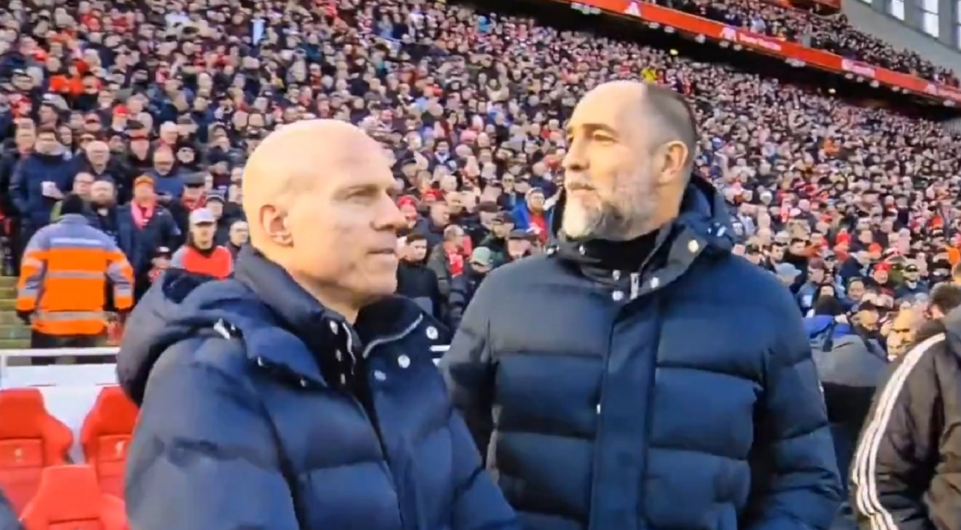 Αχ ρε Τούντορ – Πήγε να χαιρετήσει τον Σλοτ… αλλά μίλησε σε άλλον!