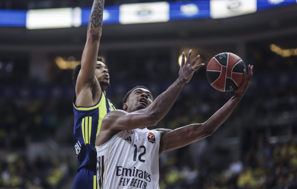 Euroleague: Η Ρεάλ πήρε το ντέρμπι της τετράδας στην έδρα της Φενέρμπαχτσε
