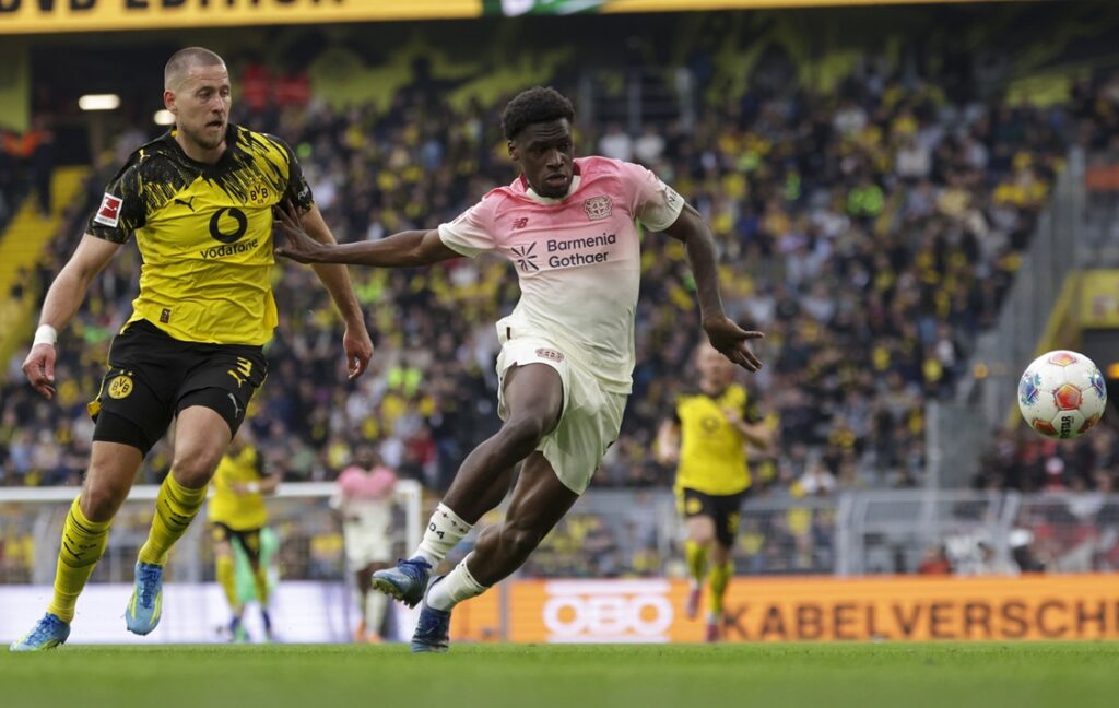 Bundesliga: Η Λεβερκούζεν πήρε… αστεράτο διπλό στο Ντόρτμουντ