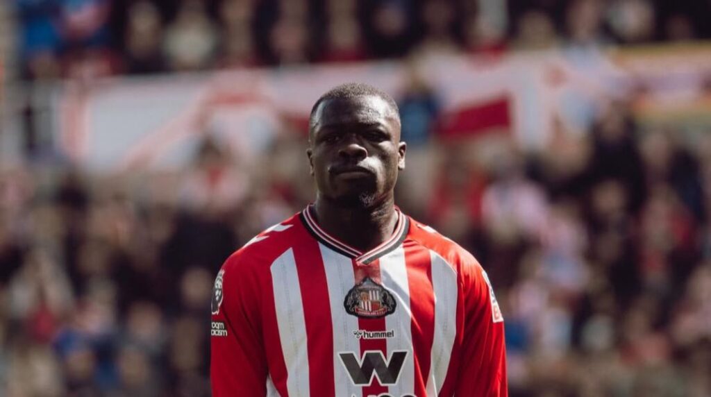 Ρατσιστική επίθεση κατά του Μπρόμπεϊ καταγγέλλει η Σάντερλαντ