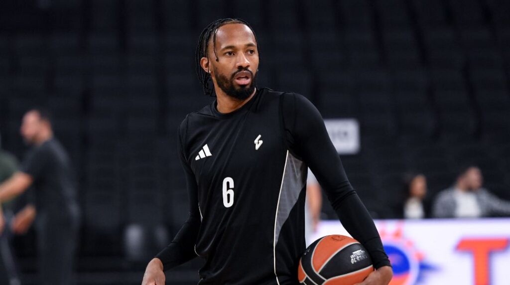 Στην προπόνηση της ΑΕΚ ο Μπράιαν Ανγκόλα!