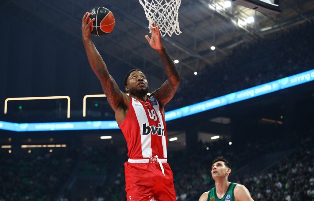 ΚΑΕ Ολυμπιακός: «Ο Παναθηναϊκός έκανε καταγγελία για άσεμνη και καλά μελετημένη χειρονομία του Τζόουνς»