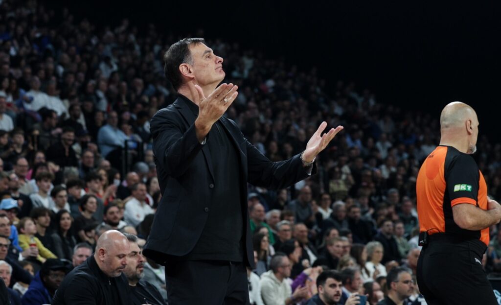 Μπαρτζώκας: «Είχαμε τη λάθος λογική να τελειώσουμε νωρίτερα το ματς»