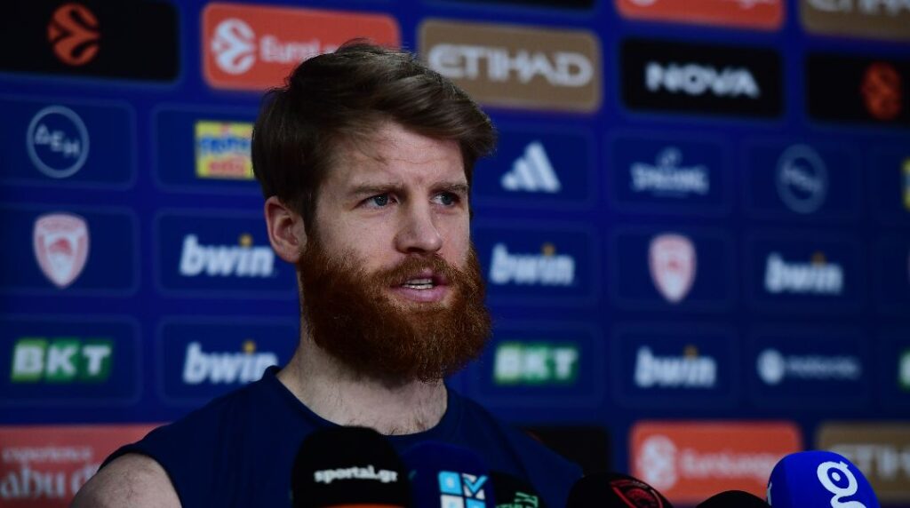 Γουόκαπ: «Το θέμα με το διαβατήριο είναι ανόητο, περήφανος που είμαι Έλληνας πολίτης»