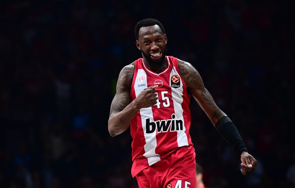 Ολυμπιακός-Αρμάνι Μιλάνο 85-76: Στο ρελαντί η νίκη που τον οδήγησε… στην πρώτη θέση