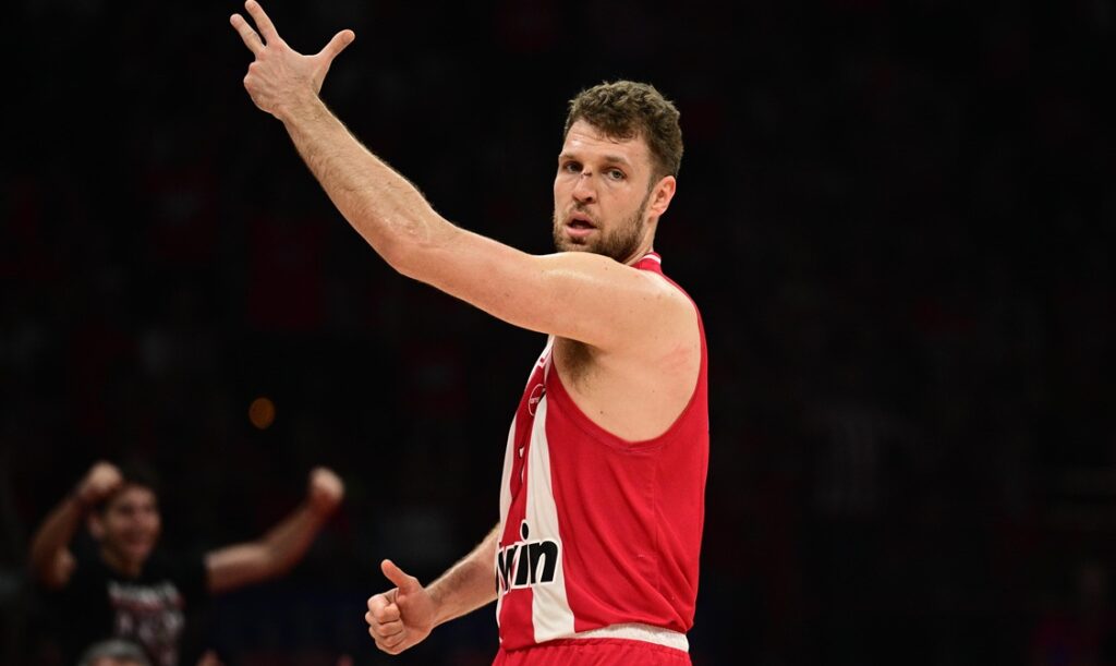 Βεζένκοβ: «Το βραβείο είναι στο τέλος, σοβαροί και συγκεντρωμένοι στο Μονακό»