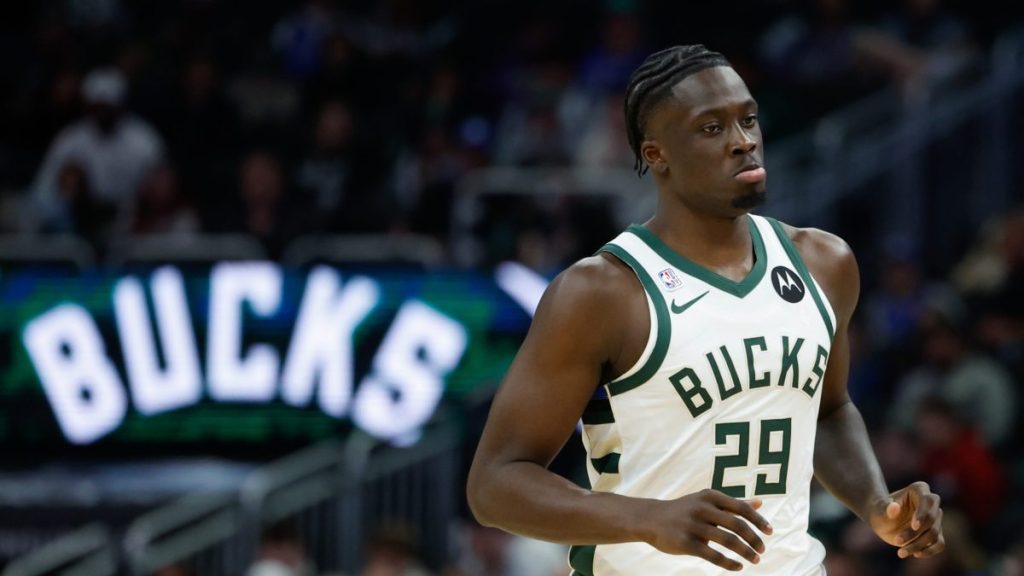 Μπακς: Διέλυσαν τους Μάβερικς του Πουλακίδα στο ντεμπούτο του Άλεξ Αντετοκούνμπο