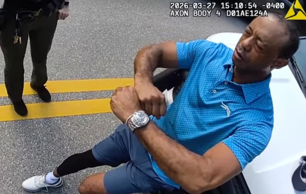 Τάιγκερ Γουντς: Το πόλο μπλουζάκι που φορούσε κατά τη σύλληψή του έγινε viral και εξαντλήθηκε